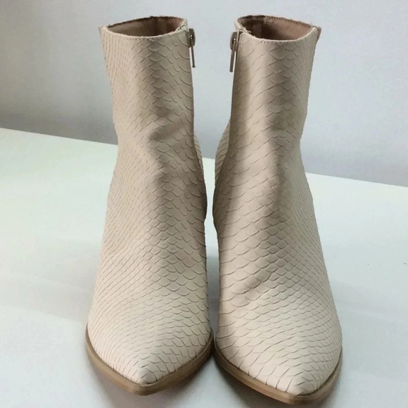 Mi.iM Chunky Heel Side Zipper Cream Ankle Boot - Picture 3 of 9